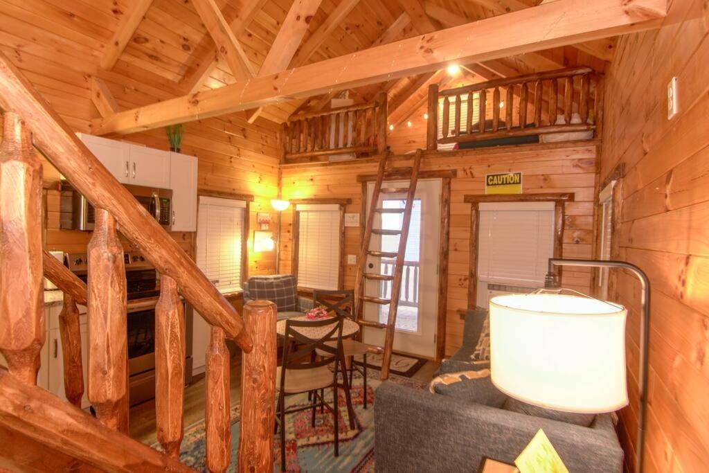 Charming Lakeview Cabin Near Geneva-On-The-Lake! Ashtabula Dış mekan fotoğraf